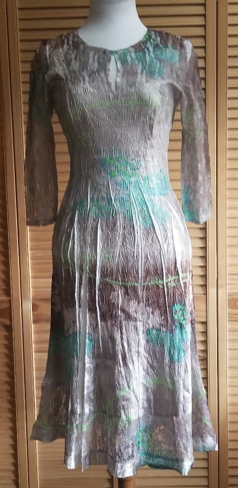 Komarov Crinkled Keyhole Dress with 3/4 Sleeves
